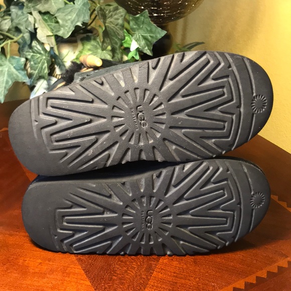 UGG Black Ebony Wooden Toggle Boots - Picture 4 of 8